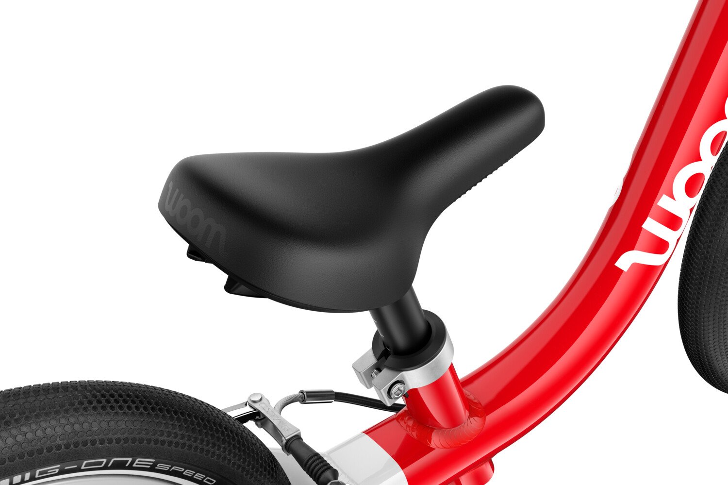Detailaanzicht van het gebogen zadel van de woom GO 1-loopfiets